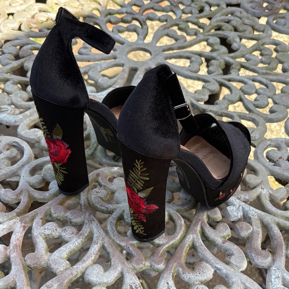 Chinese Laundry Black Velvet Platform Heels with Red Rose Embroidery